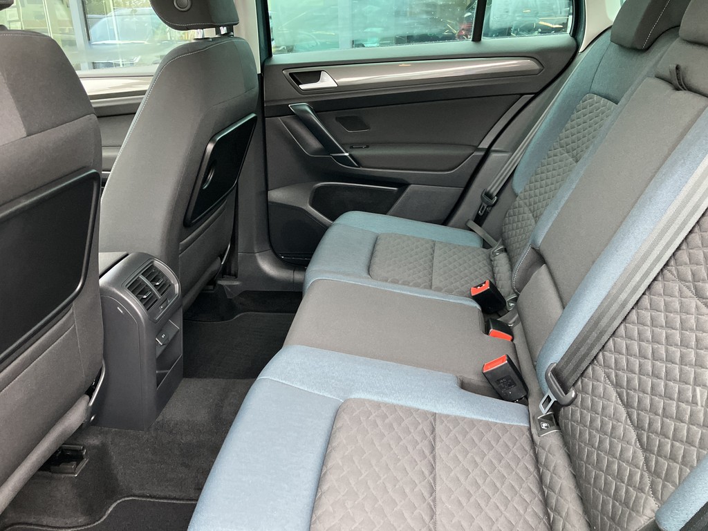 VW - Golf Sportsvan 1.6 TDI *IQ.DRIVE*Navi*ACC*PDC_8