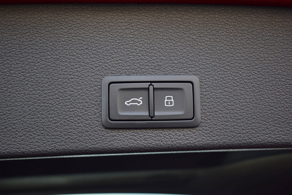 Audi - Q2 35 TDI qu/S-tr. *S-line*Matrix*Standhzng*AHK*_13