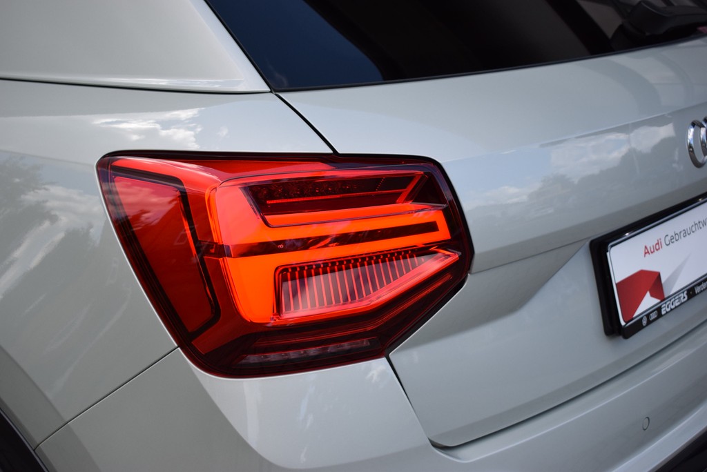 Audi - SQ2 2.0 TFSI qu/S-tr. *Matrix*AHK*Pano*RüKam*_15