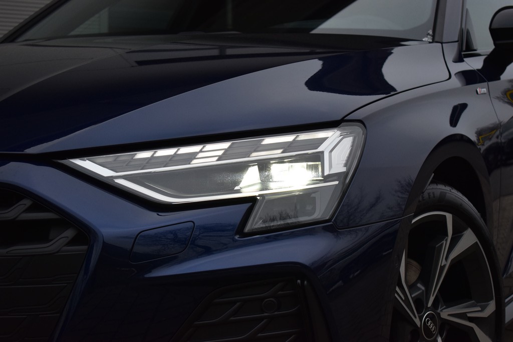 Audi - A3 Sportback 35 TFSI S-tr. *S-line*Matrix*AHK*_15