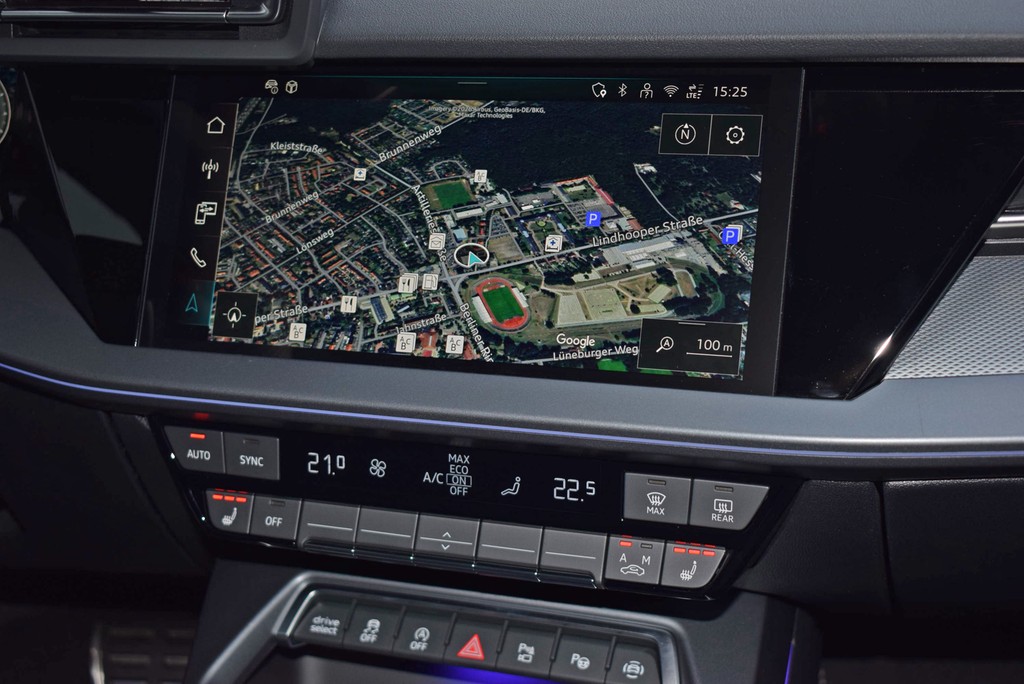 Audi - A3 Sportback 35 TFSI S-tr. *S-line*Matrix*AHK*_2