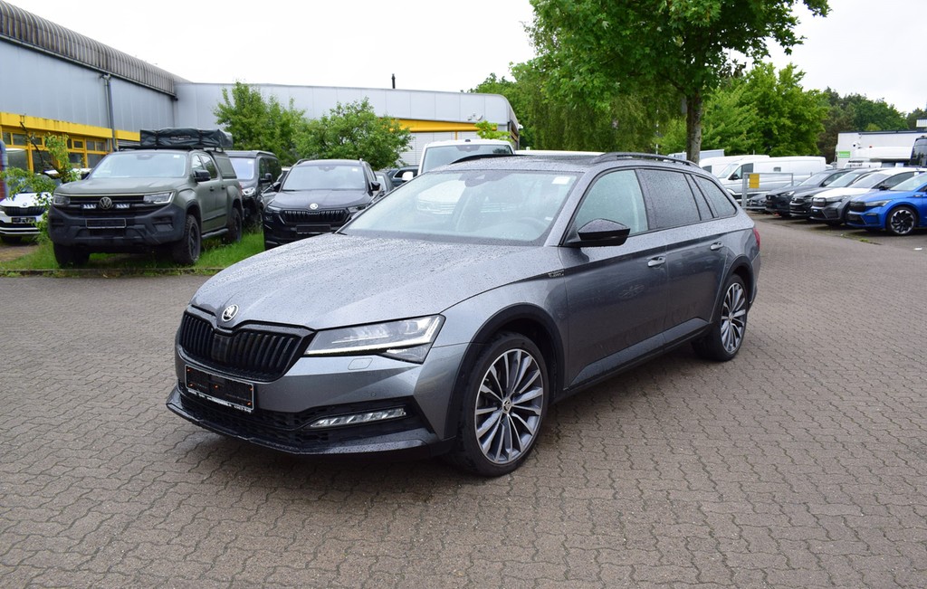Škoda Superb Combi 2.0 TSI DSG 4x4 Scout *Pano*StaHzg
