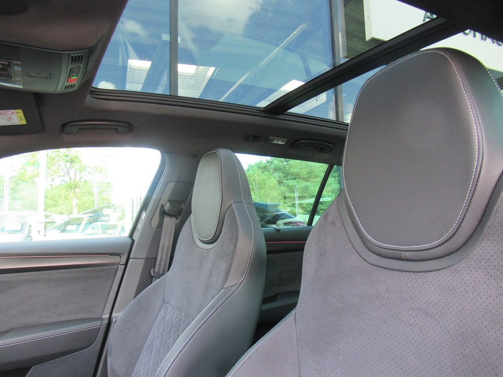 Skoda - Superb Combi 1.4 TSI iV DSG Sportline *StaHzg*_13