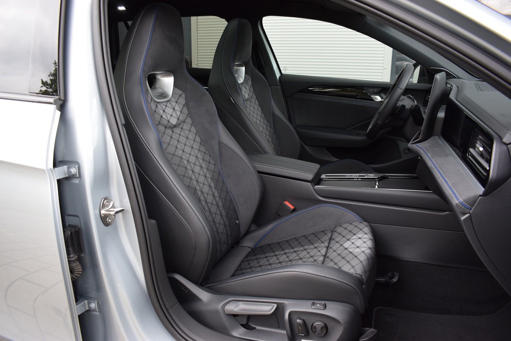 VW - Passat Variant TDI 2.0 DSG *R-Line*Matrix*AHK*_23