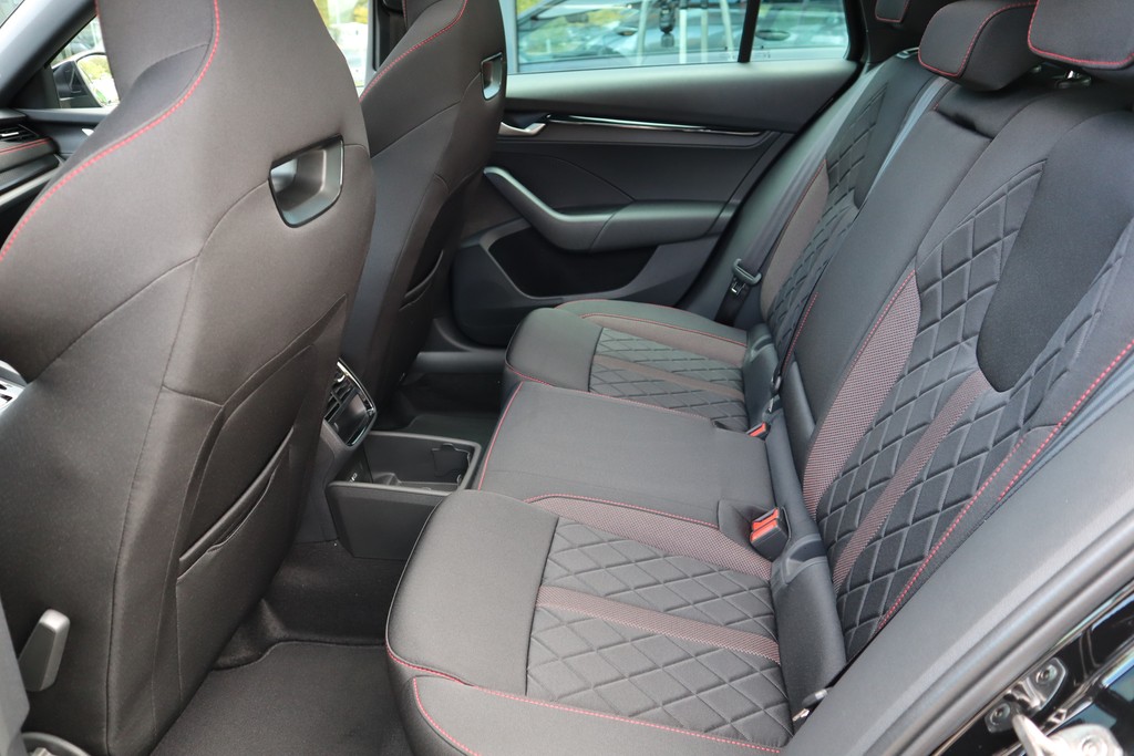 Skoda - Octavia Combi RS 2.0 TSI DSG *Matrix*Pano*AHK_4