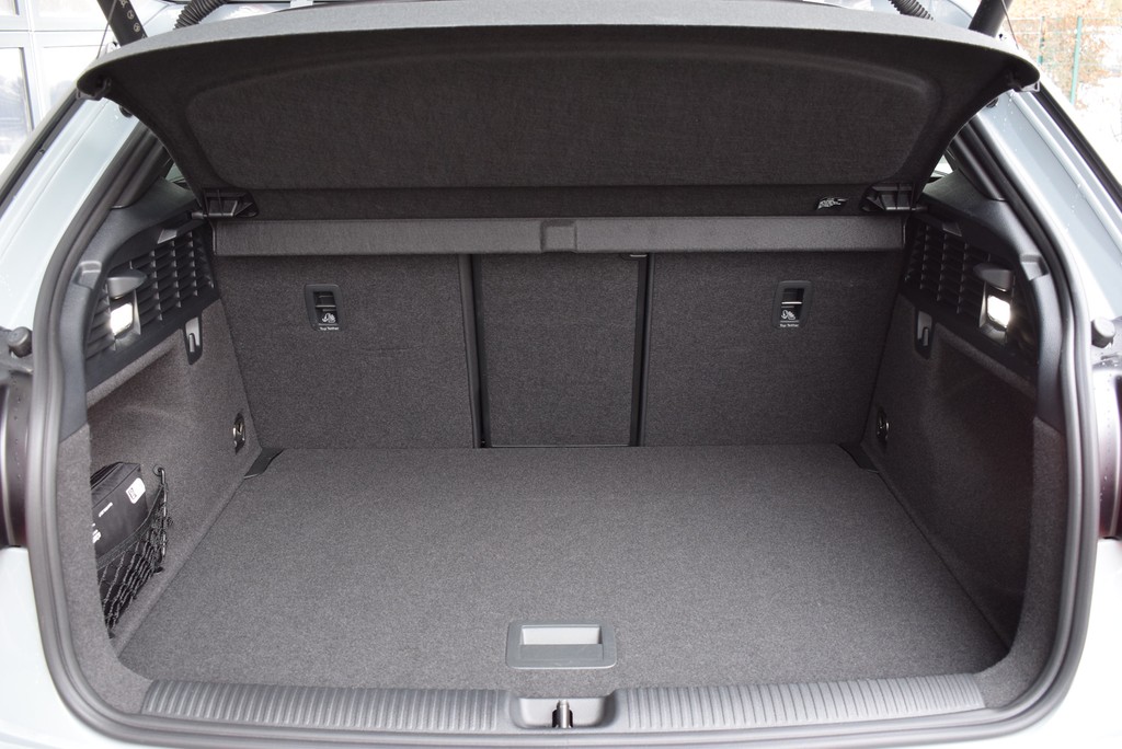 Audi - Q2 35 TFSI S-tronic *S-line*AHK*Matrix*Navi+*19"_8