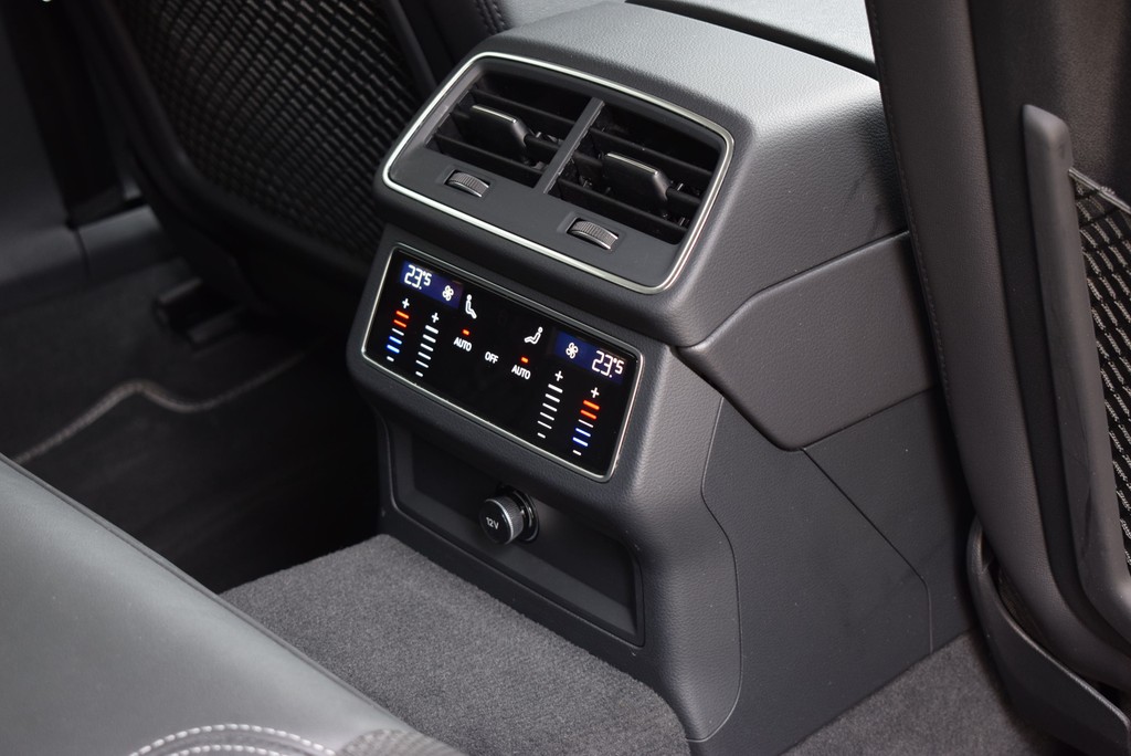 Audi - A6 Avant 55 TFSI e qu/S-tr. *S-line*Matrix*HuD*_14