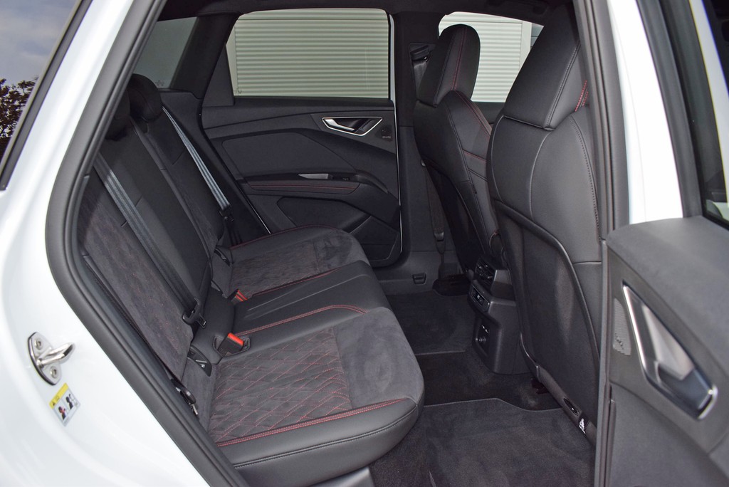 Audi - Q4 e-tron 45 *S-line*Matrix*AHK*HuD*SONOS*RüKam*_21