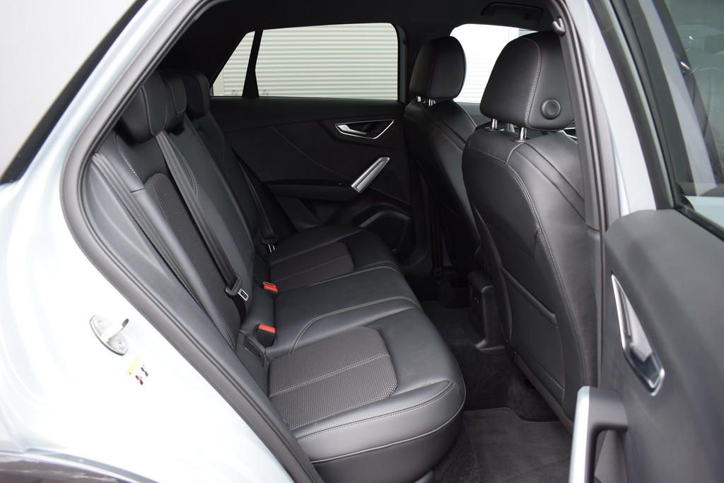 Audi - Q2 35 TFSI S-tronic *S-line*AHK*Matrix*Navi+*19"_20