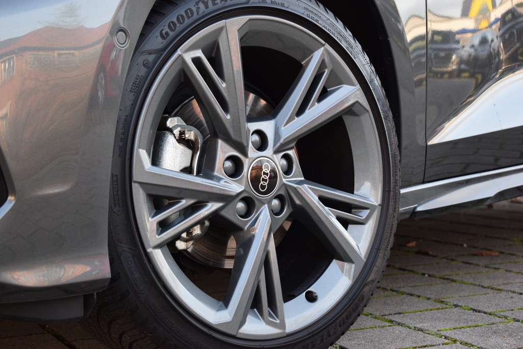 Audi - A3 Sportback 35 TFSI S-tr. *S-line*LED*AHK*Pano*_13