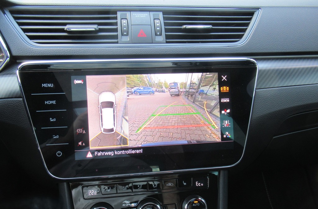 Skoda - Superb Combi 1.4 TSI iV DSG Sportline *StaHzg*_16
