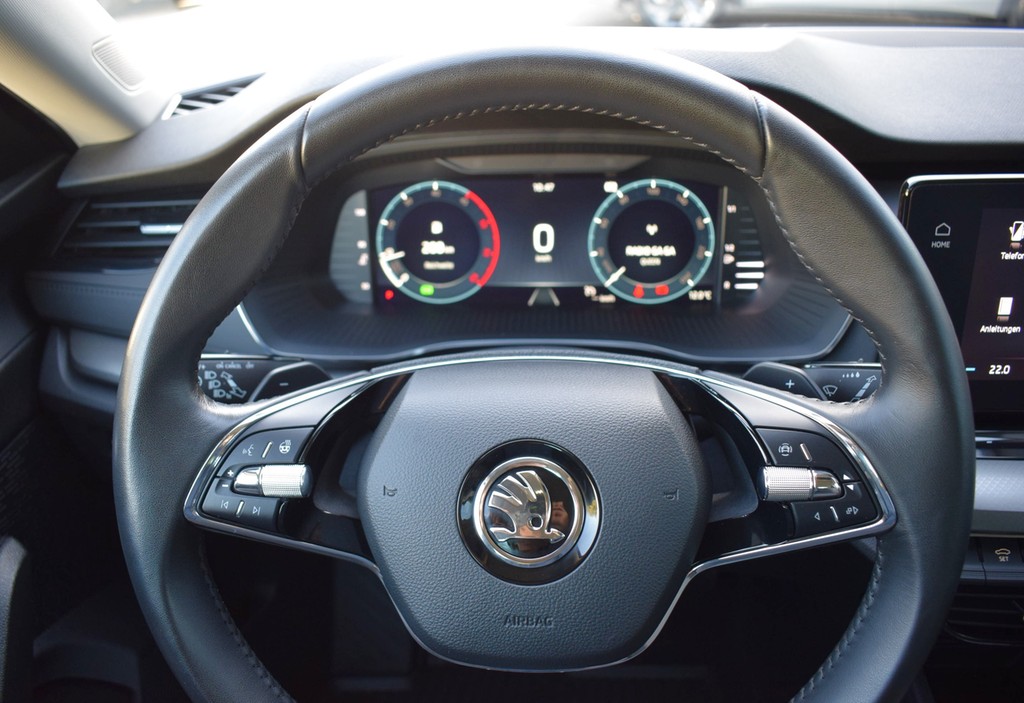 Skoda - Octavia Combi 2.0 TDI DSG Ambition *LED*Navi*GRA_9