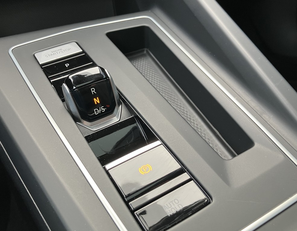 VW - Golf VIII TDI 2.0 DSG *Life*Matrix*Nav*AHK*18"_10