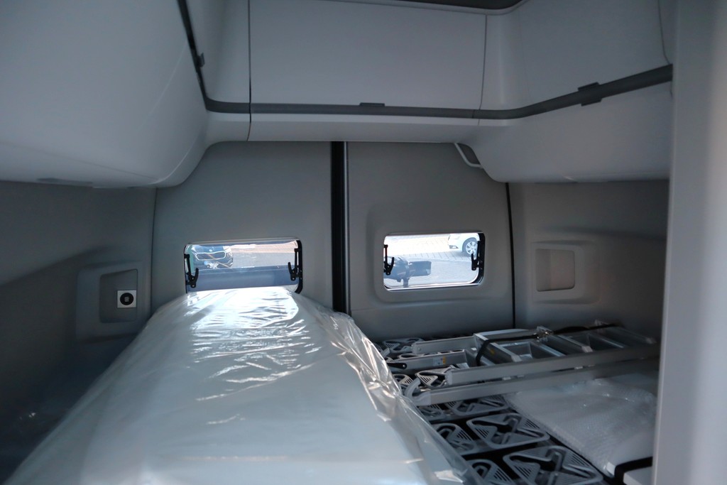 VW - Crafter Grand California 600 TDI Aut. 4Motion *_4