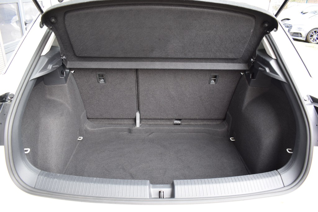 VW - T-Roc TDI 1.6 6-Gang *PDC*Klima*ACC*Sitzhzng*_9