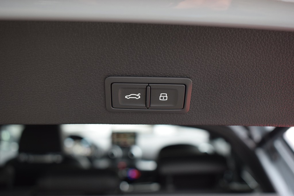 Audi - Q2 35 TFSI S-tronic *S-line*AHK*Matrix*Navi+*19"_9