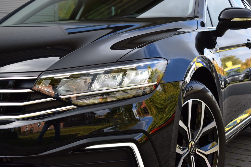 VW - Passat Variant GTE DSG *AHK*RüKam*Navi*3,99%*_11