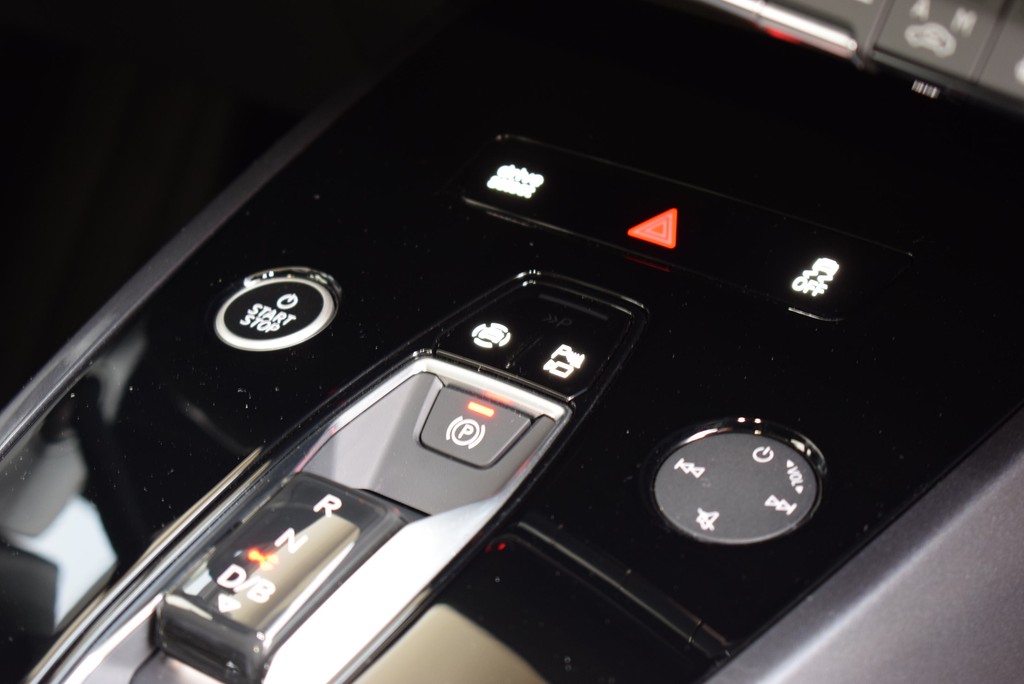 Audi - Q4 e-tron 45 *S-line*Matrix*AHK*HuD*SONOS*RüKam*_13