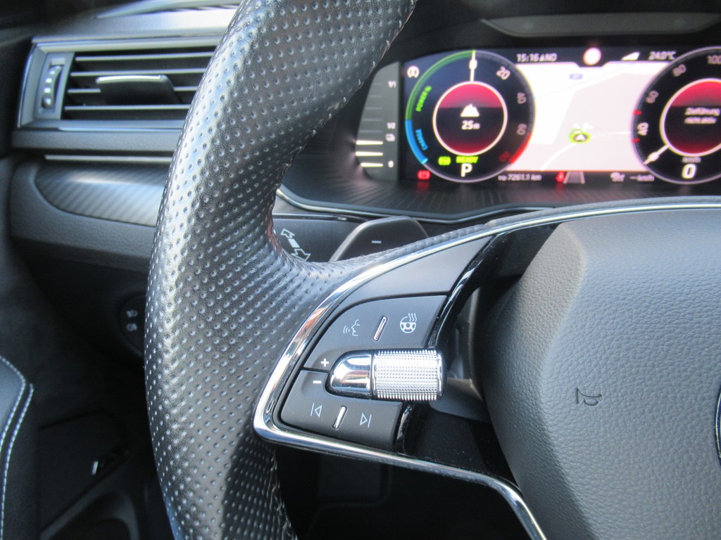 Skoda - Superb Combi 1.4 TSI iV DSG Sportline *StaHzg*_3
