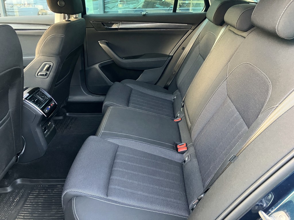 Skoda - Superb Combi 2.0 TDI DSG Style *Matrix*AHK*RüKam_9