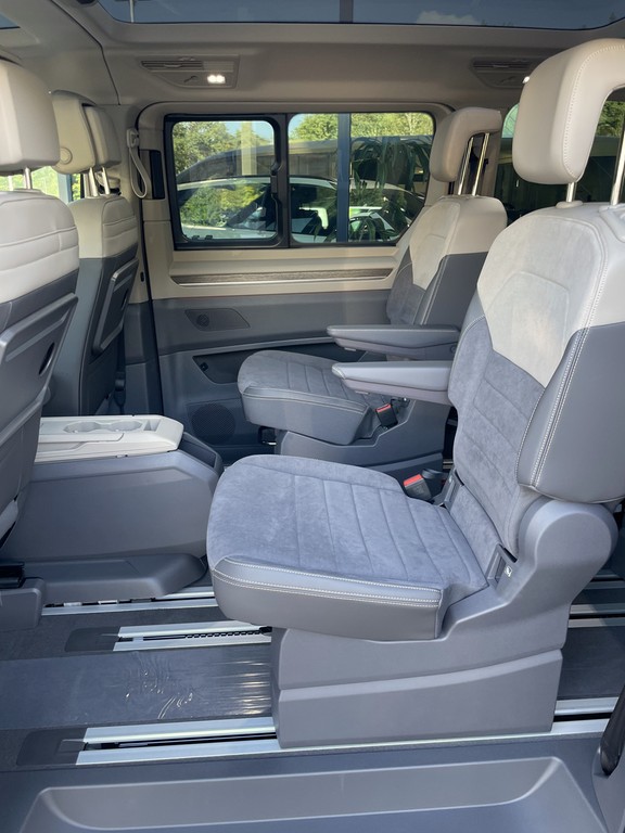 VW - T7 Multivan Style 2.0 TDI DSG lang *Pano*StaHzg_17