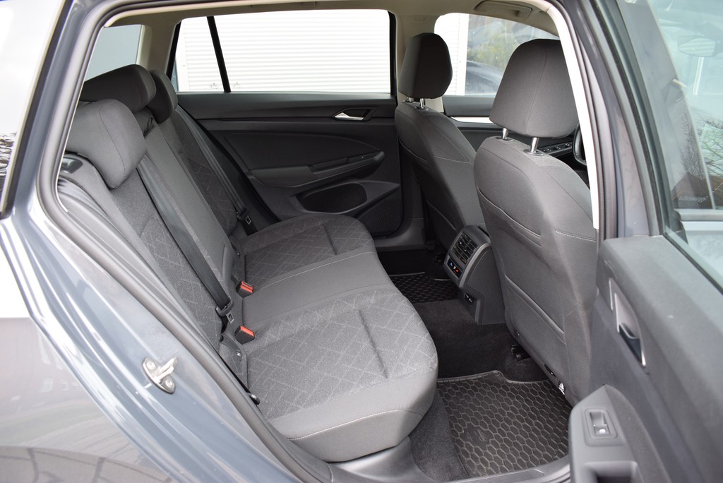 VW - Golf VIII Variant TDI 2.0 DSG *Life*LED*AHK*PDC*_16