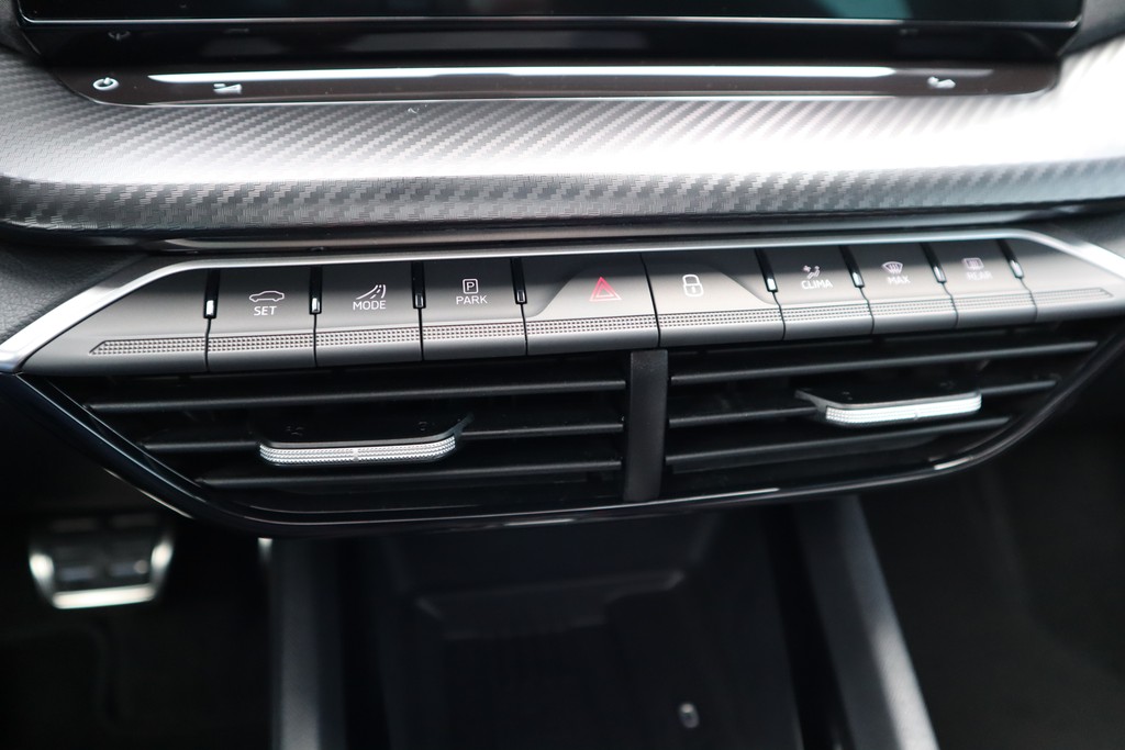 Skoda - Octavia Combi RS 2.0 TSI DSG *Matrix*Pano*AHK_14