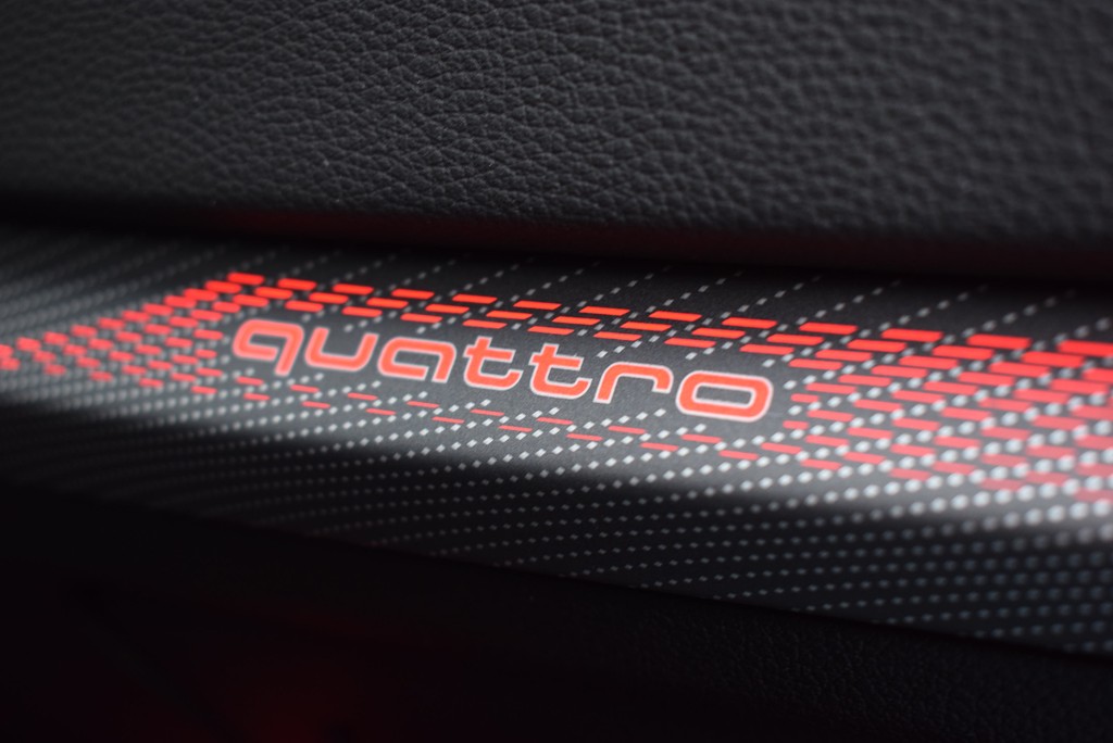 Audi - SQ2 2.0 TFSI qu/S-tr. *Matrix*Pano*AHK*SONOS*19*_16