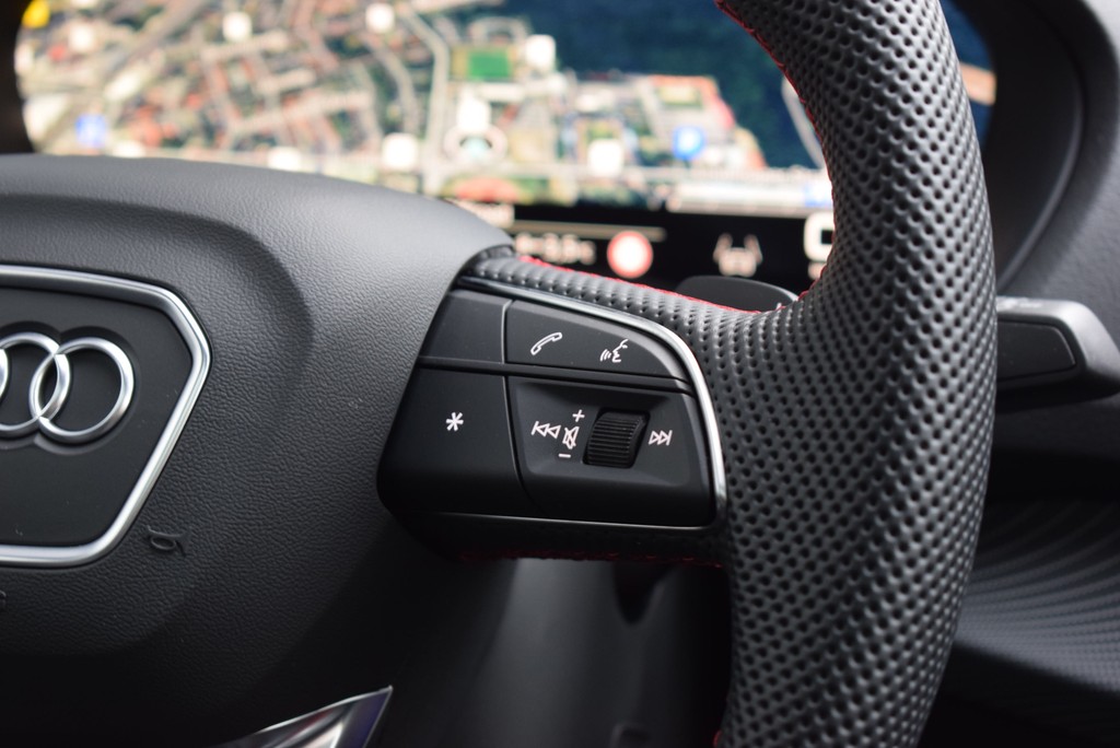 Audi - SQ2 2.0 TFSI qu/S-tr. *Matrix*Pano*AHK*SONOS*19*_5