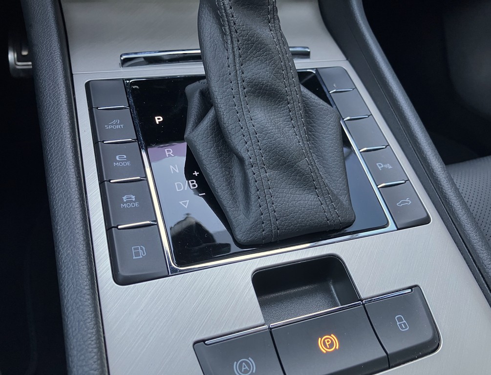 Skoda - Superb Combi L&K 1.4 TSI iV DSG *Matrix*Pano*AHK_16