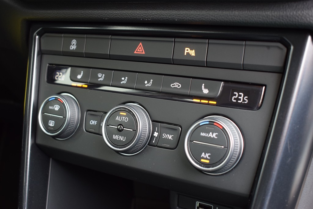 VW - T-Roc TDI 1.6 6-Gang *PDC*Klima*ACC*Sitzhzng*_20