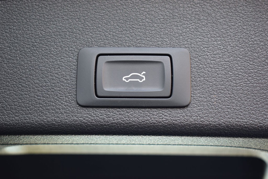 Audi - A4 Avant 45 TFSI qu/S-tr. *S-line*LED*Pano*AHK*_14