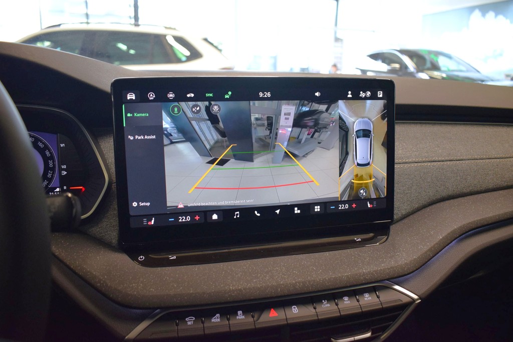 Skoda - Octavia Combi 1.5 TSI DSG *Matrix*HuD*AHK*360°_8