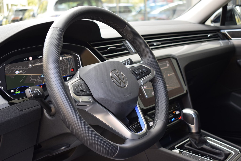 VW - Passat Variant GTE DSG *AHK*RüKam*Navi*3,99%*_10