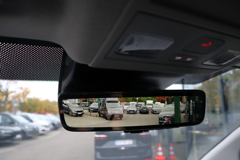 VW - T7 Transporter Kasten TDI Aut. 4Motion lang *_3