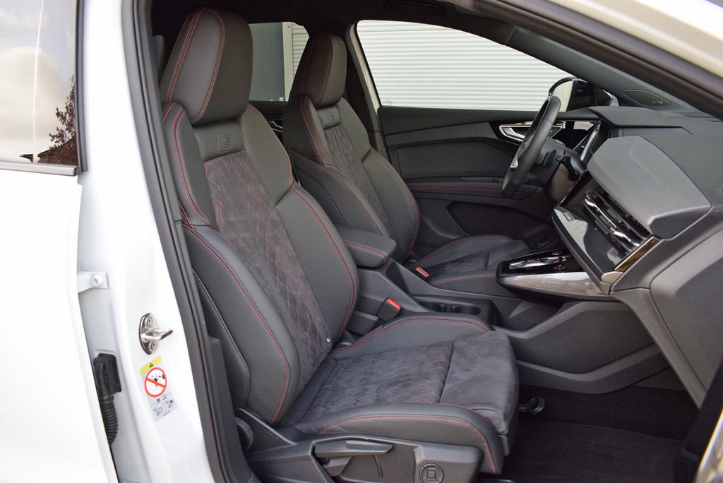 Audi - Q4 e-tron 45 *S-line*Matrix*AHK*HuD*SONOS*RüKam*_20