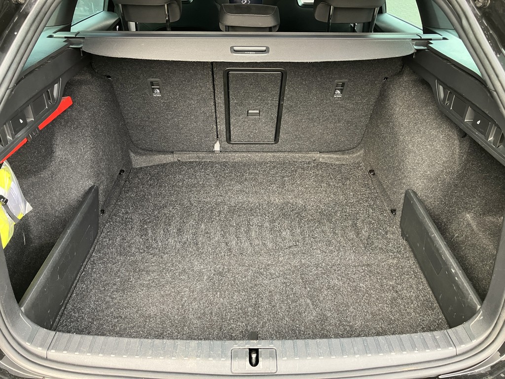 Skoda - Octavia Combi 2.0 TDI DSG Sportline *LED*HuD_3