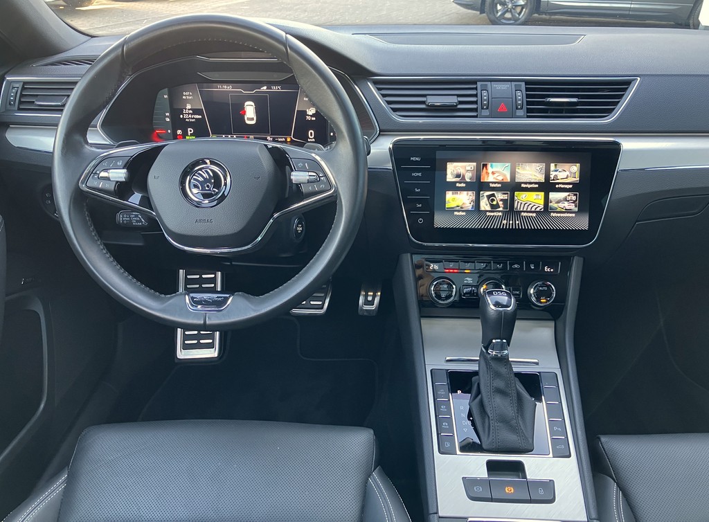 Skoda - Superb Combi L&K 1.4 TSI iV DSG *Matrix*Pano*AHK_13