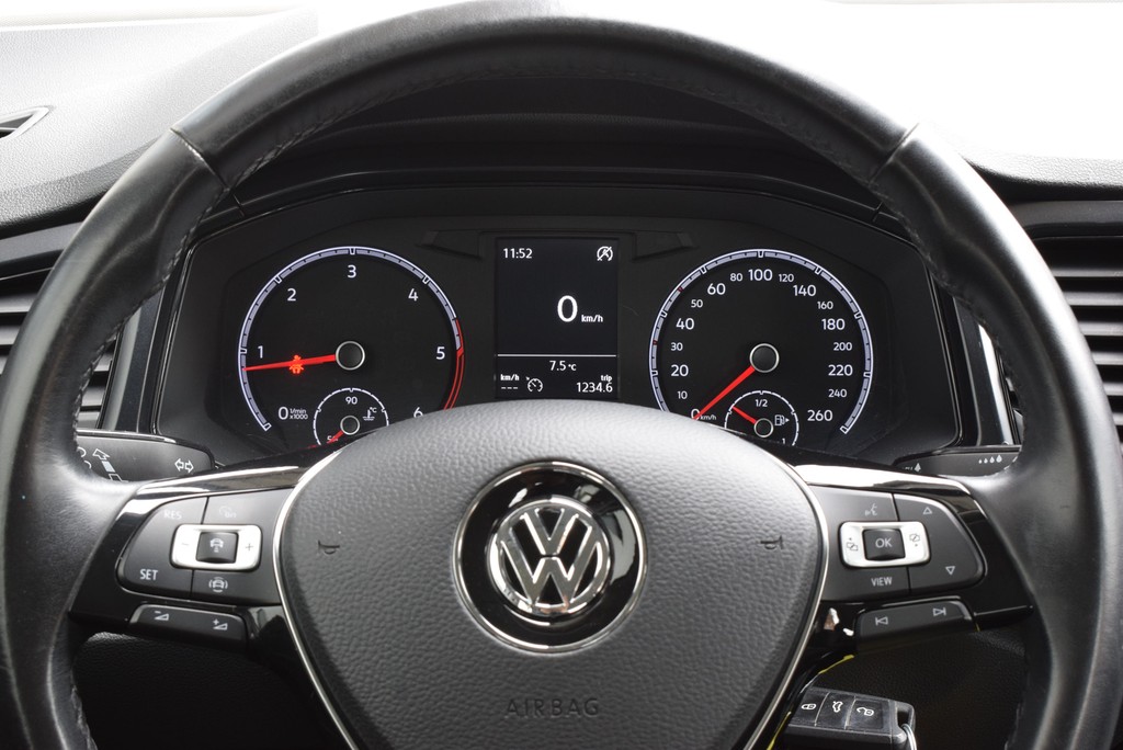 VW - T-Roc TDI 1.6 6-Gang *PDC*Klima*ACC*Sitzhzng*_4