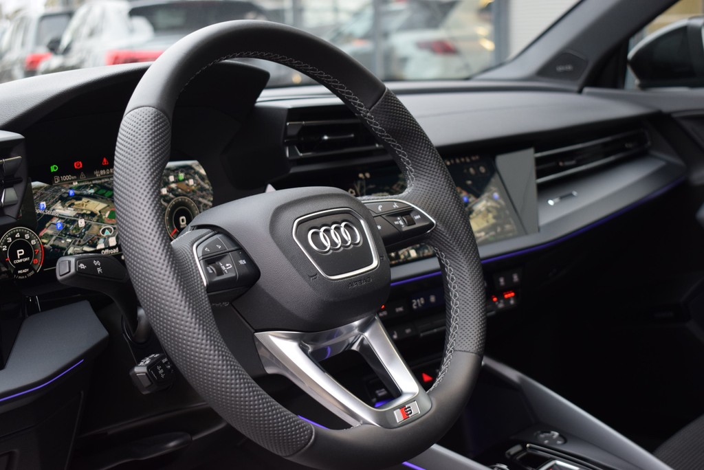 Audi - A3 Sportback 35 TFSI S-tr. *S-line*Matrix*AHK*_13