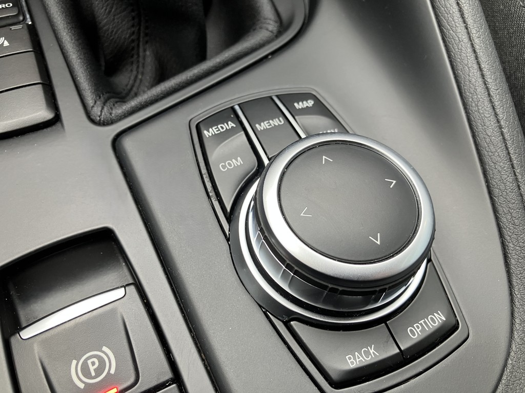 BMW - X1 sDrive 18d Advantage *Navi*GRA*PDC*AHK_12