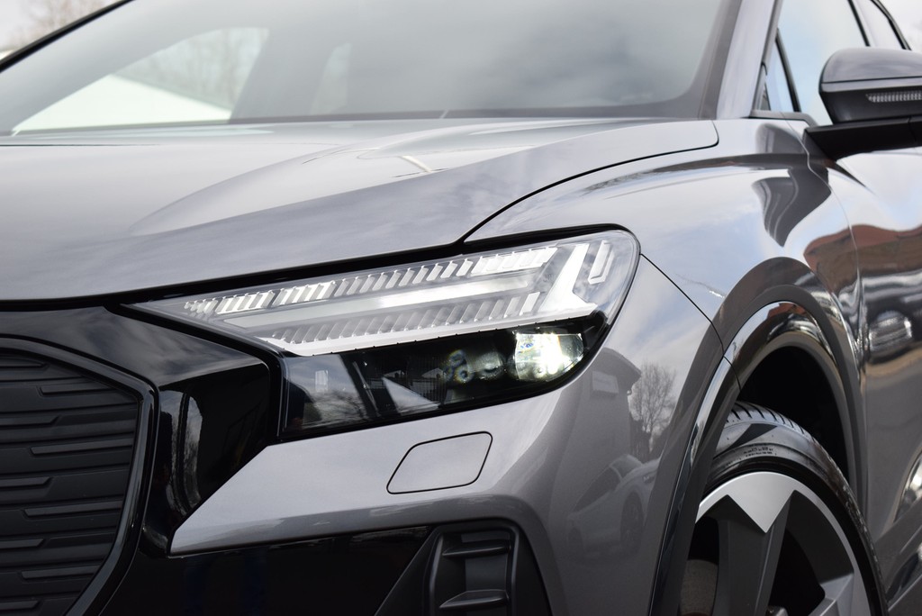 Audi - Q4 e-tron 55 quattro *Pano*AHK*Matrix*HuD*360°_7
