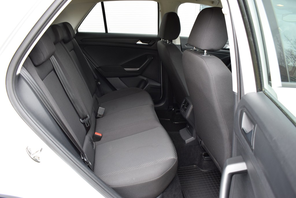 VW - T-Roc TDI 1.6 6-Gang *PDC*Klima*ACC*Sitzhzng*_17