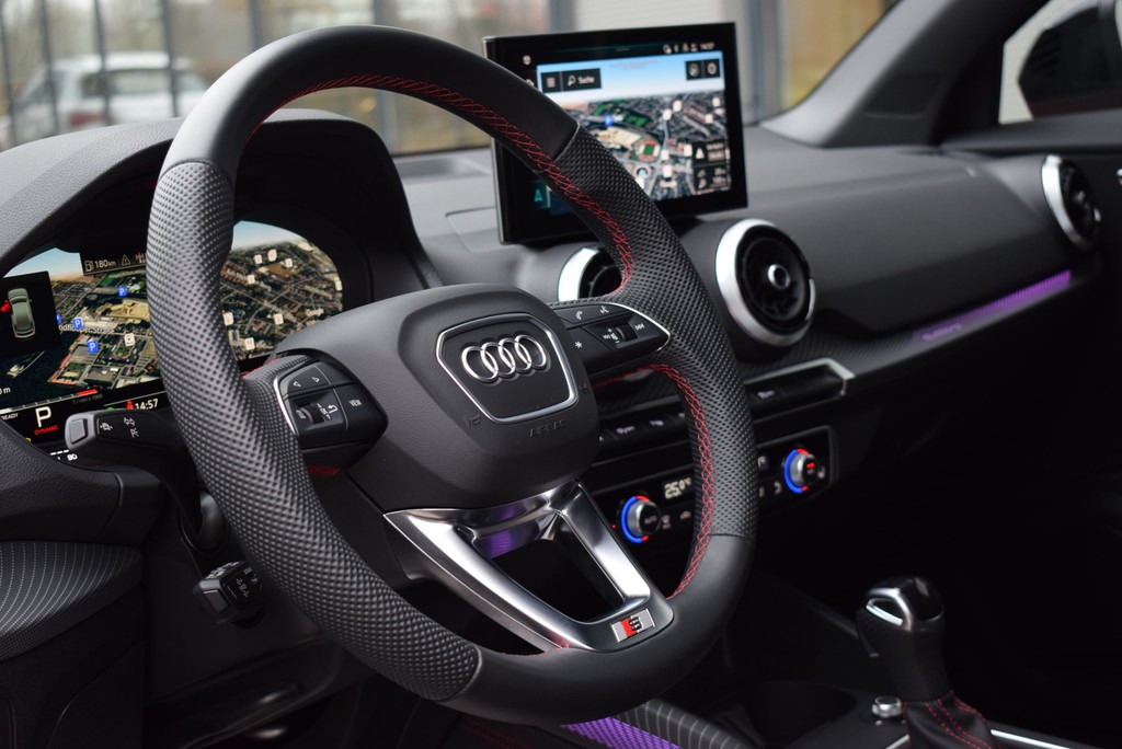Audi - SQ2 2.0 TFSI qu/S-tr. *Matrix*Pano*AHK*SONOS*19*_11